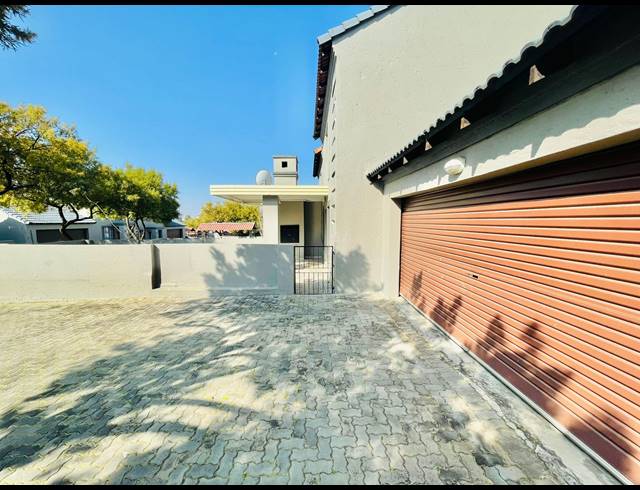 2 BEDROOM TOWNHOUSE RENTED IN NOORDWYK